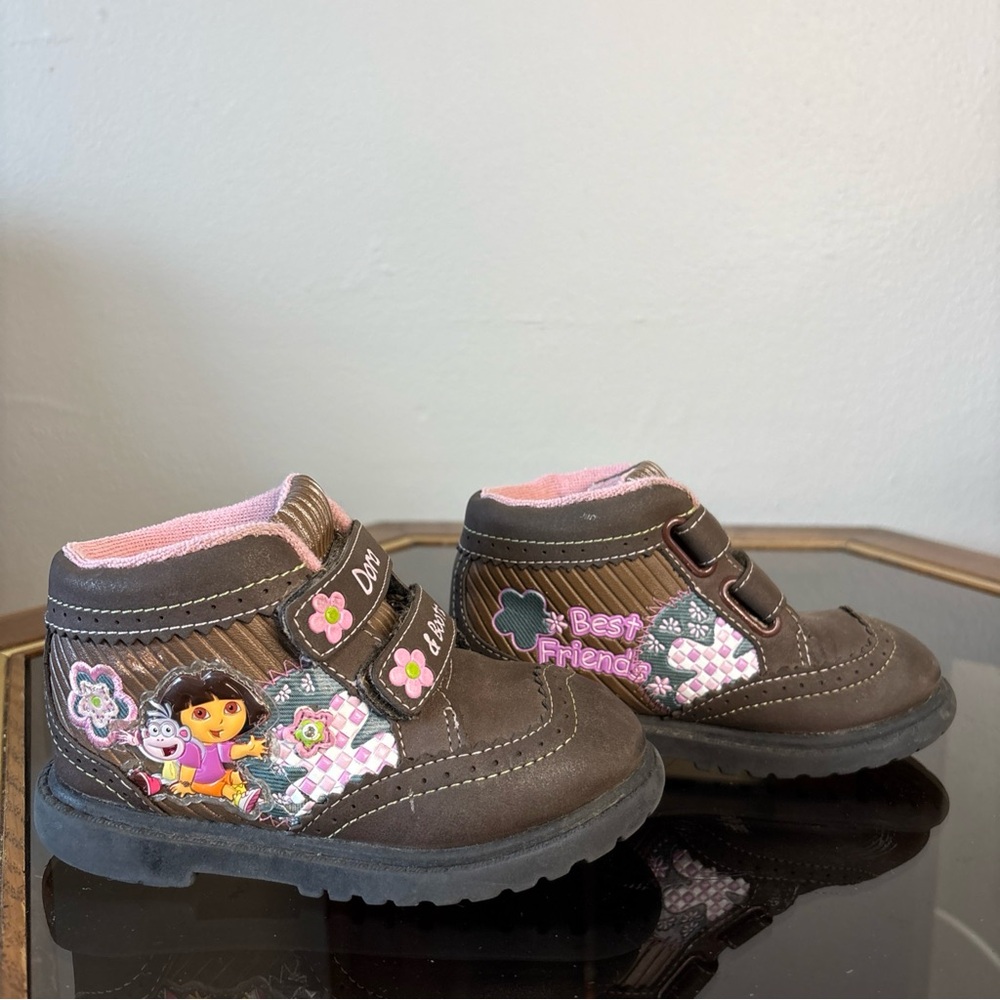 2010 Nickelodeon Dora the Explorer and Boots Brown Pink Boots Dora  Kids Size 9